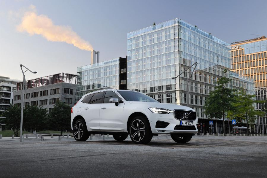  Volvo XC60 D5 R-Design 2017 года  (WW) (фото 21 из 26)